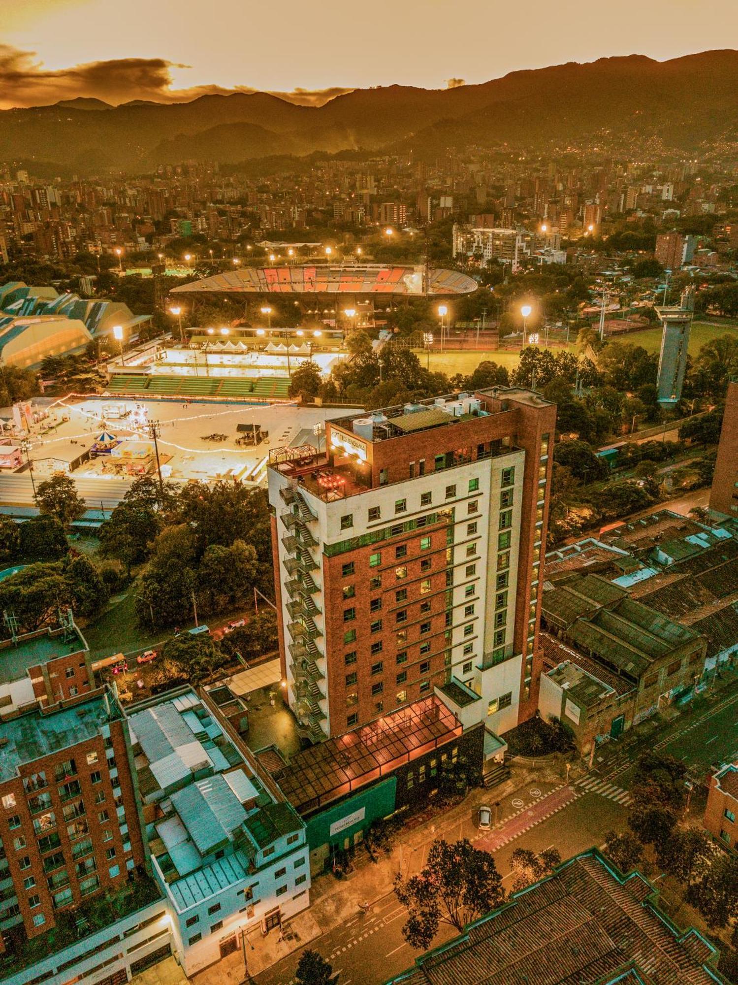Tequendama Hotel Medellin - Estadio ภายนอก รูปภาพ